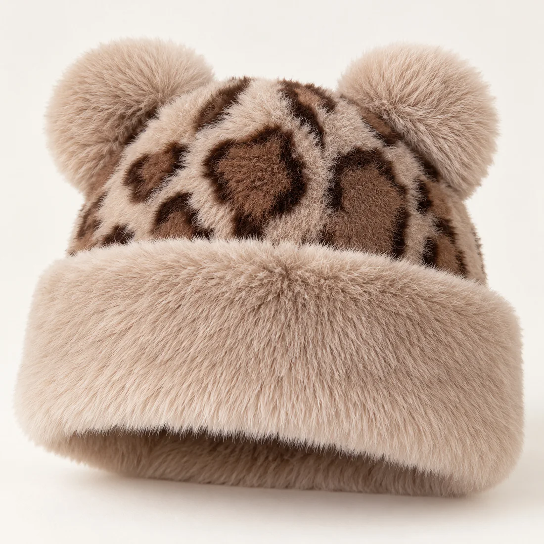 Bonnet léopard peluche à oreilles · détail du motif