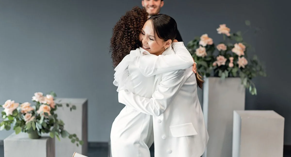 Le tailleur pantalon femme pour un mariage qui fait vraiment tenue de cérémonie